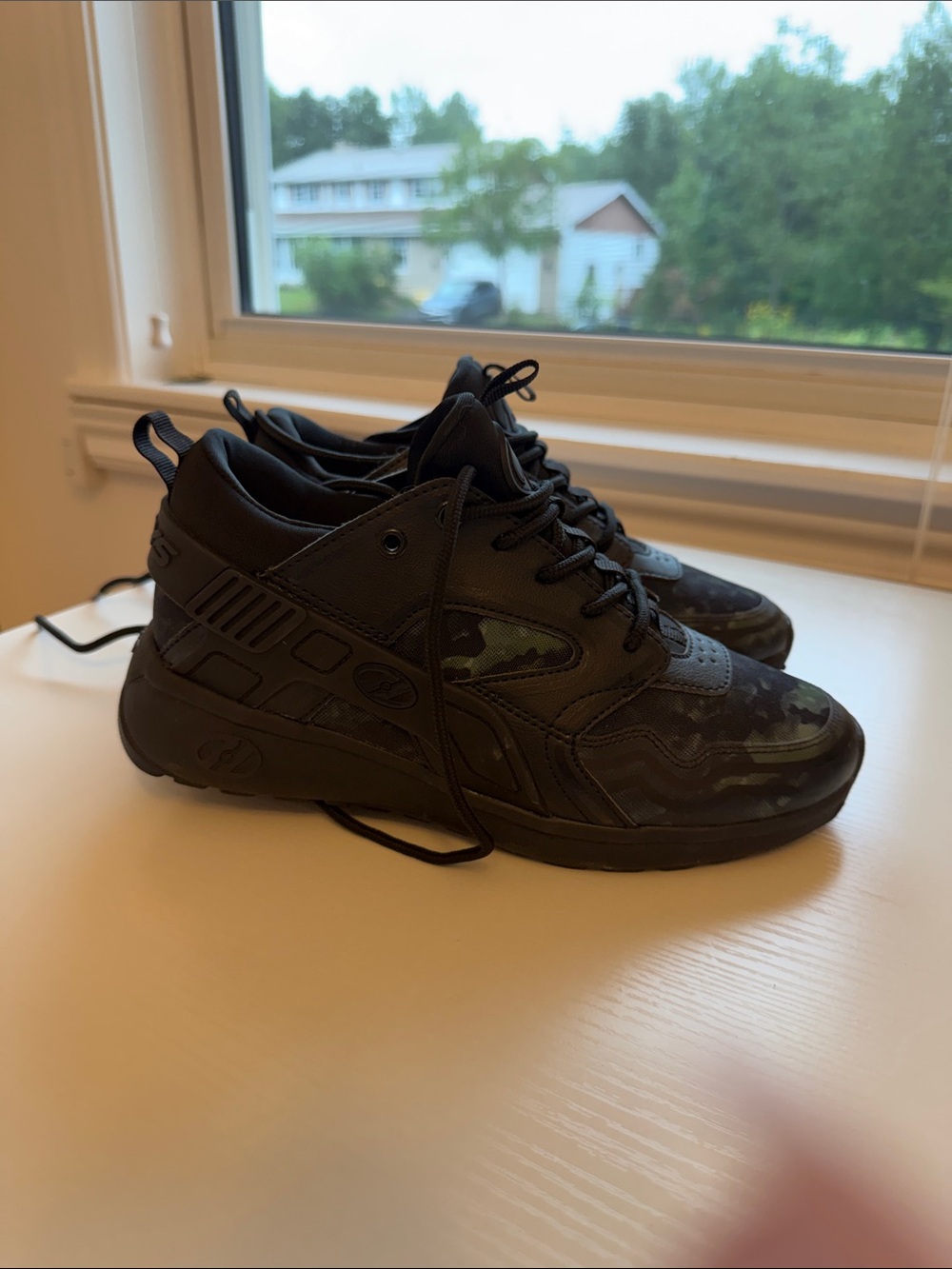 Heelys Force Youth Size 6 – EU 38 – Excellent Condition **read description**
